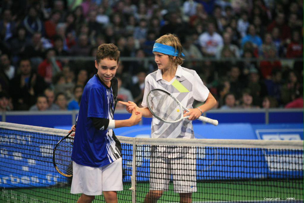 开云体育app-关于日本网球队碾压世界网球队，兹维列夫统治全场的信息