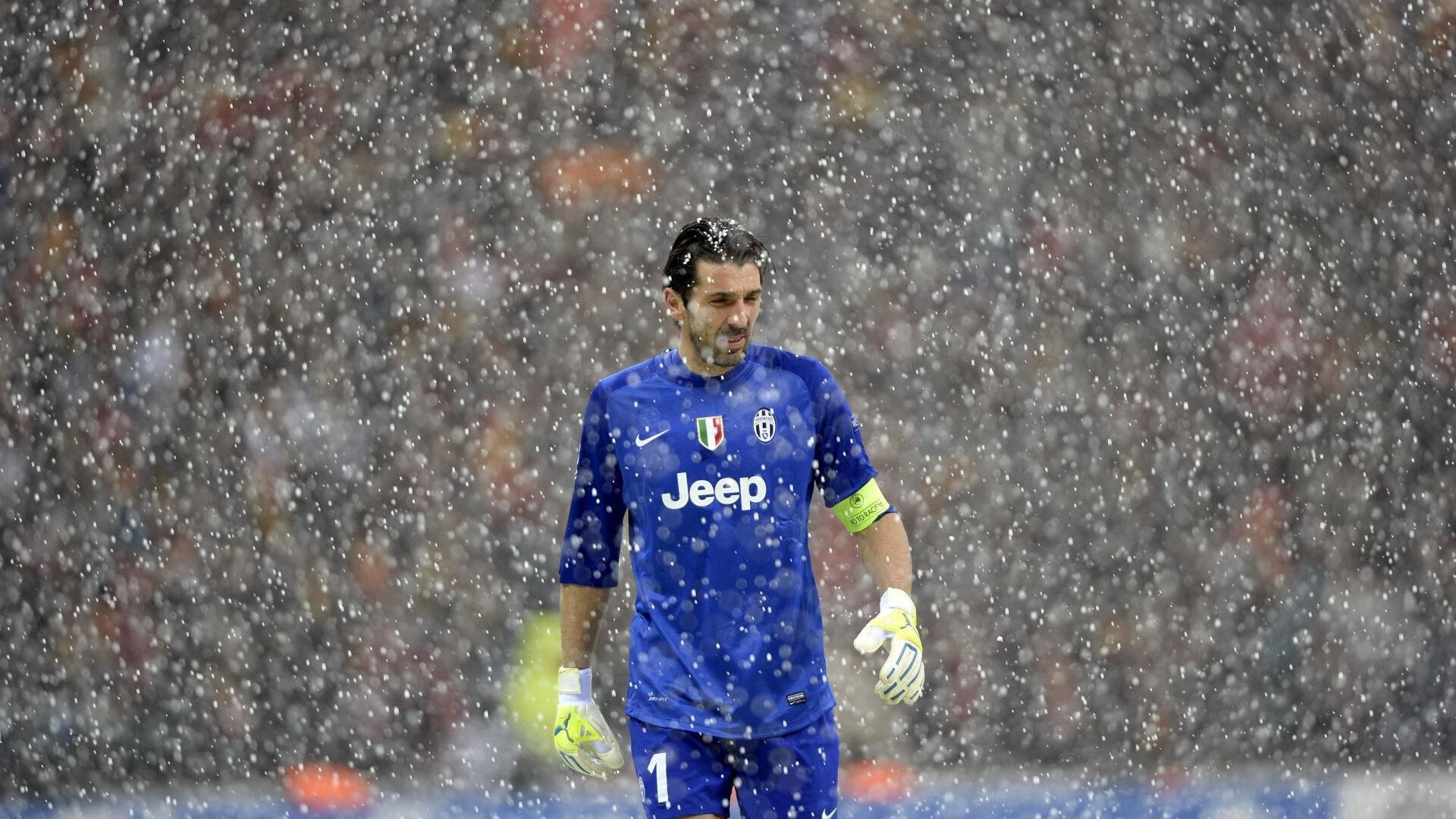 利拉德时刻,一记超远三分,让独行侠的夜晚提前落幕